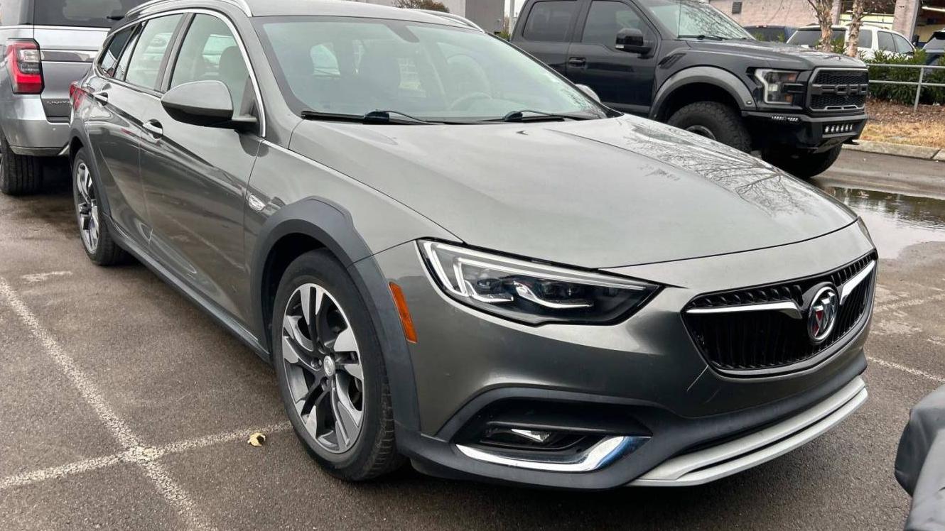 BUICK REGAL TOURX 2018 W04GU8SX2J1149480 image